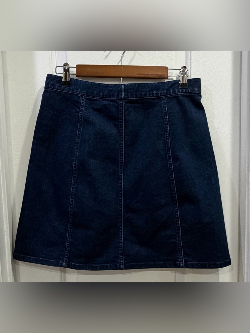 Draper James Blue Jean Denim Skirt  Scalloped & Button Details Size 8 - Picture 2 of 14